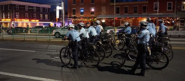 احتجاجات «جورج فلويد» في فيلادلفيا، بنسلفانيا، الشرطة الأمريكية، الولايات المتحدة 3 يونيو 2020 - سبوتنيك عربي