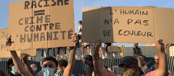 احتجاجات مناهضة للعنصرية، و عنف الشرطة، في باريس، فرنسا 2 يونيو 2020 - سبوتنيك عربي