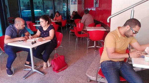 بعد فك الحجر الصحي.. احتفاء تونسي بعودة الحياة إلى طبيعتها عقب أزمة كورونا.. صور - سبوتنيك عربي