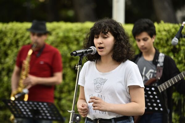 موسيقيون يعزفون داخل مشافي دمشق امتنانا لكوادرها محاربي كورونا... فيديو وصور - سبوتنيك عربي