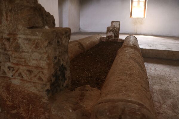 سوريا تستعد لافتتاح ضريح الخليفة الأموي عمر بن عبد العزيز أمام الزوار.. صور - سبوتنيك عربي