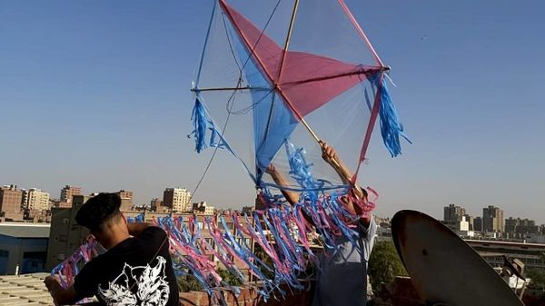 سر انتشار الطائرات الورقية في سماء مصر... صور وفيديو  - سبوتنيك عربي