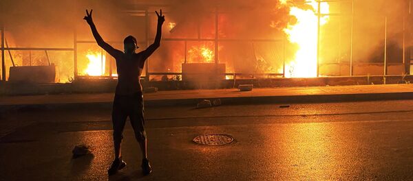 احتجاجات واسعة النطاق في بيروت، بسبب سوء الأحوال الاقتصادية في لبنان، يونيو 2020 - سبوتنيك عربي