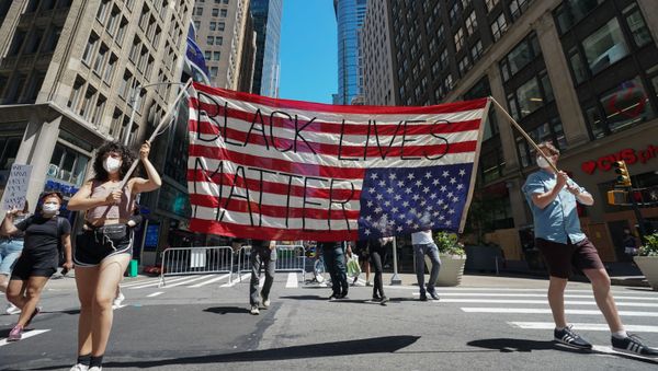 احتجاجات واسعة النطاق في نيويورك (Black lives matter)، الولايات المتحدة، 13 يونيو 2020 احتجاجات واسعة النطاق في نيويورك (Black lives matter)، الولايات المتحدة، 13 يونيو 2020 - سبوتنيك عربي