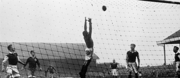 مباراة دينامو - تشيلسي في بريطانيا في نوفمبر/تشرين الثاني عام 1945 مباراة دينامو - تشيلسي في بريطانيا في نوفمبر/تشرين الثاني عام 1945 - سبوتنيك عربي