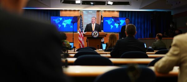 وزير الخارجية الأمريكي مايك بومبيو يعقد مؤتمرا صحفيا حول التعامل مع الصين وإيران - سبوتنيك عربي