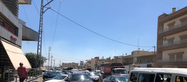  ازدحام أمام الأفران في لبنان بعد امتناع اصحابها عن تسليم الخبز للمحلات - سبوتنيك عربي