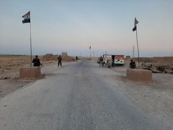 جنود الجيش السوري يطردون دورية أمريكية شرقي الحسكة... فيديو - سبوتنيك عربي