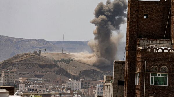 قوات التحالف العربي تشن هجوما على مدينة صنعاء، اليمن 1 يوليو 2020 - سبوتنيك عربي