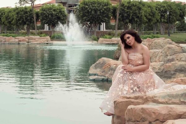 سلاف فواخرجي في شارع شيكاغو: شخصية مثيرة للغموض والغرائبية... صور - سبوتنيك عربي