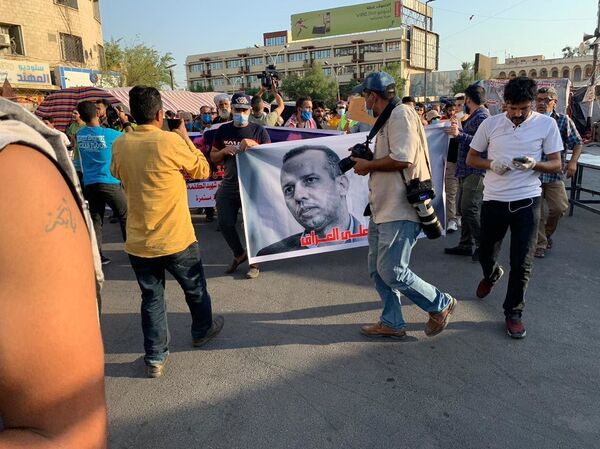 احتجاجات غاضبة وسط بغداد إثر اغتيال الهاشمي... صور وفيديو - سبوتنيك عربي